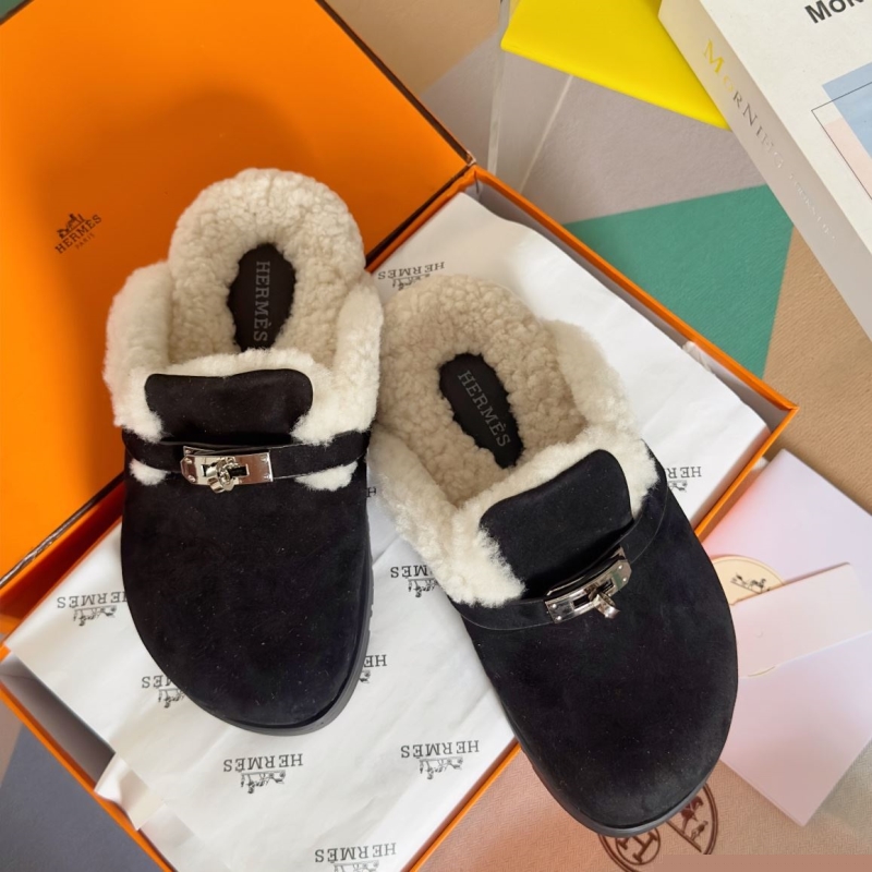 H**mes slippers